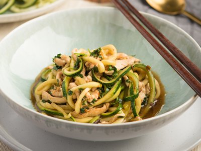 Stir-fried Zucchini "Noodles" with Yu Xiang-flavored Chicken
